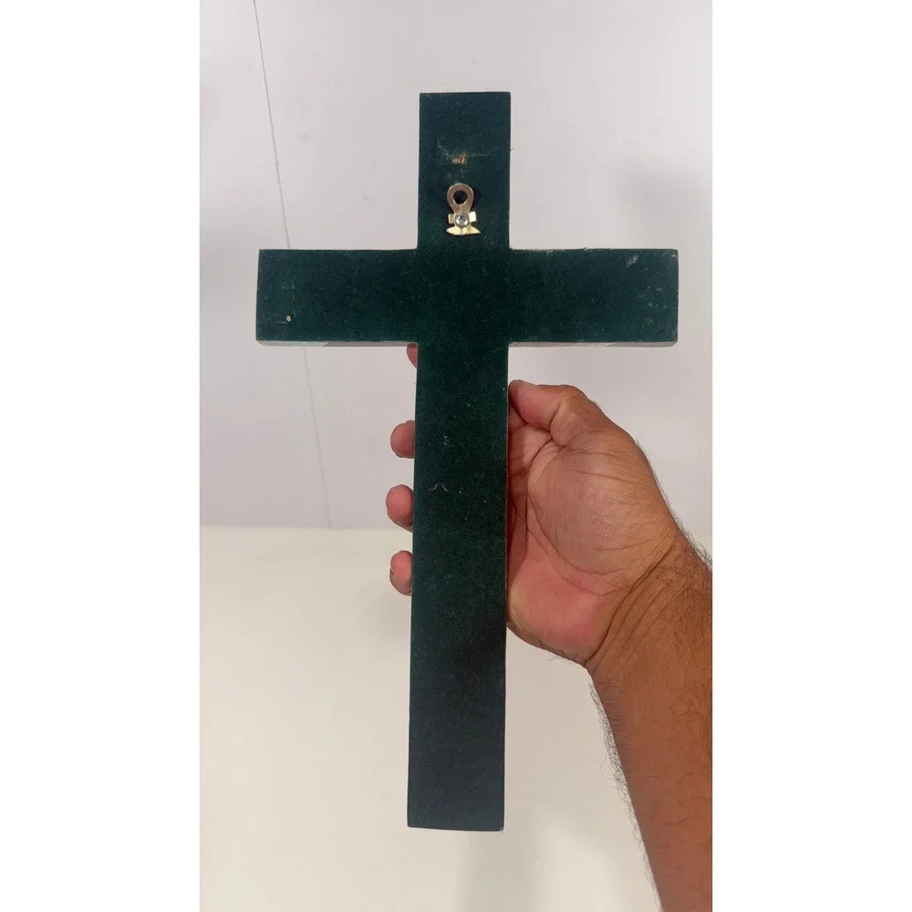 Unbranded wall cross